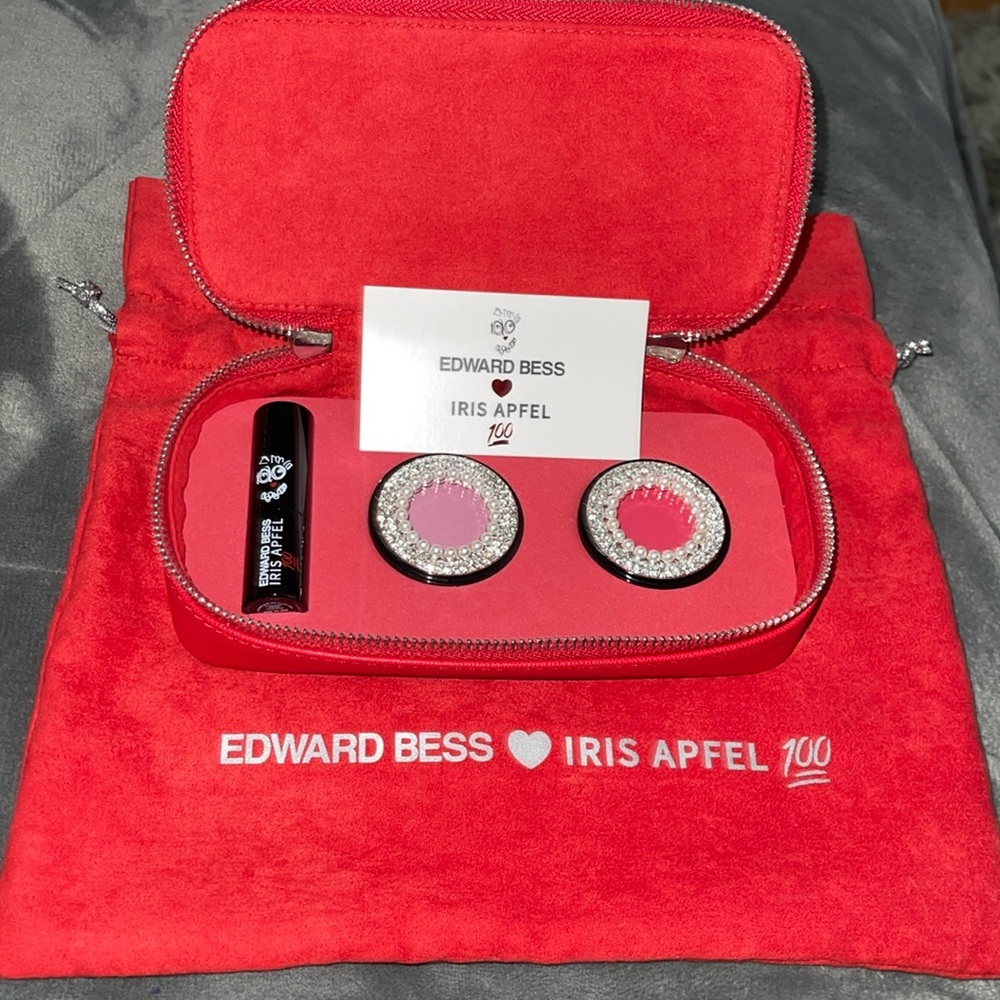 RARE Brand new Edward Bess ❤️ Iris Apfel 💯 blush, eyeshadow, lipstick 💄 set
